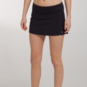 NWOT Lululemon Speed Skirt. Size 6 Tall.